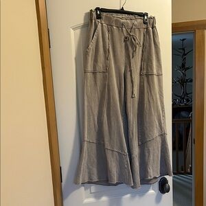 Easel Tan wide leg leisure pants. Elastic waist for comfortable fit. Great color
